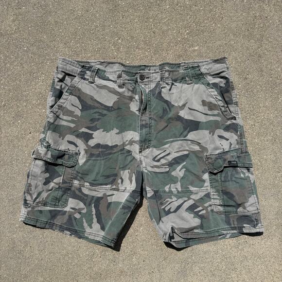 Wrangler Green Camo Stretch Cargo Shorts - Mens Size 46 Regular - Picture 2 of 8